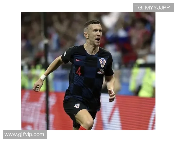 世界杯足球明星卡开包揭晓神秘球员引发球迷热议