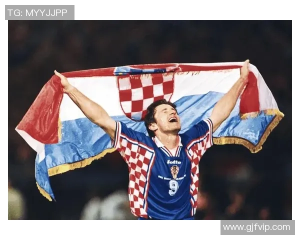 阿尔及利亚传奇足球球星的辉煌历程与世界足坛影响力解析